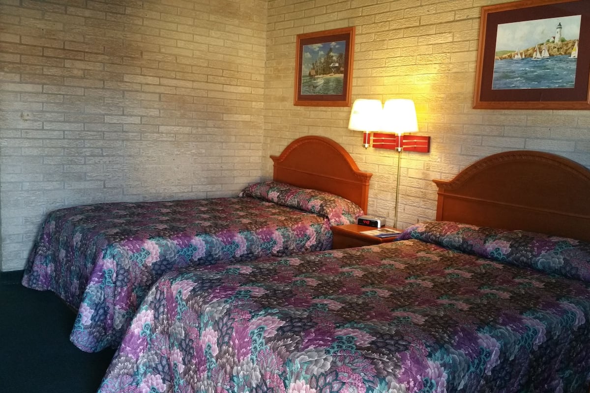 Classic Room, 2 Double Beds, Non Smoking