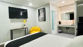 Desk, free WiFi, bed sheets