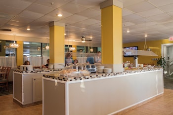 Daily buffet breakfast (USD 13.00 per person) at Grande Shores Ocean Resorts Condominiums