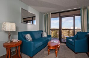 Standard Condo, Non Smoking, Partial Ocean View | Living area