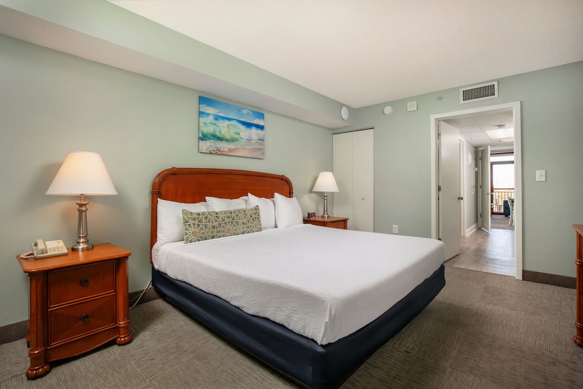 Standard Condo, Non Smoking, Partial Ocean View | 1 bedroom, premium bedding, in-room safe, iron/ironing board