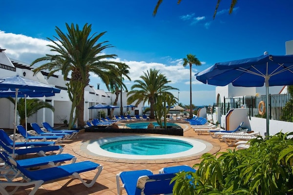 Outdoor pool, pool umbrellas