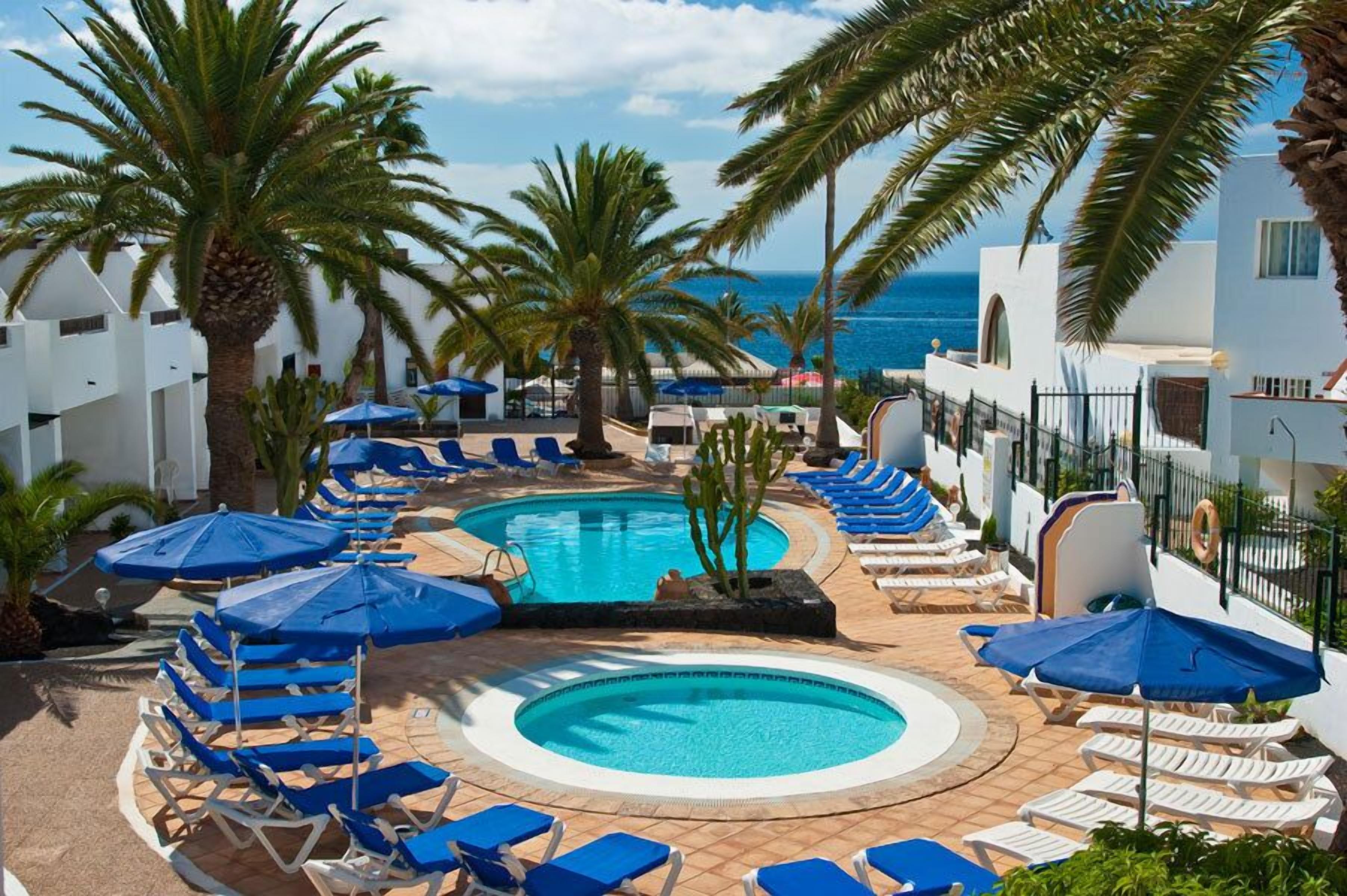 Outdoor pool, pool umbrellas