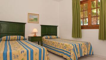 Apartamento estándar, 1 habitación, vistas al mar | Caja fuerte, cunas gratuitas, camas supletorias y wifi