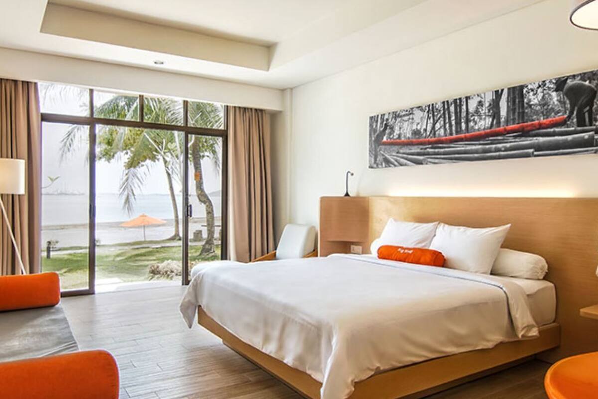 Premium bedding, Select Comfort beds, in-room safe, desk