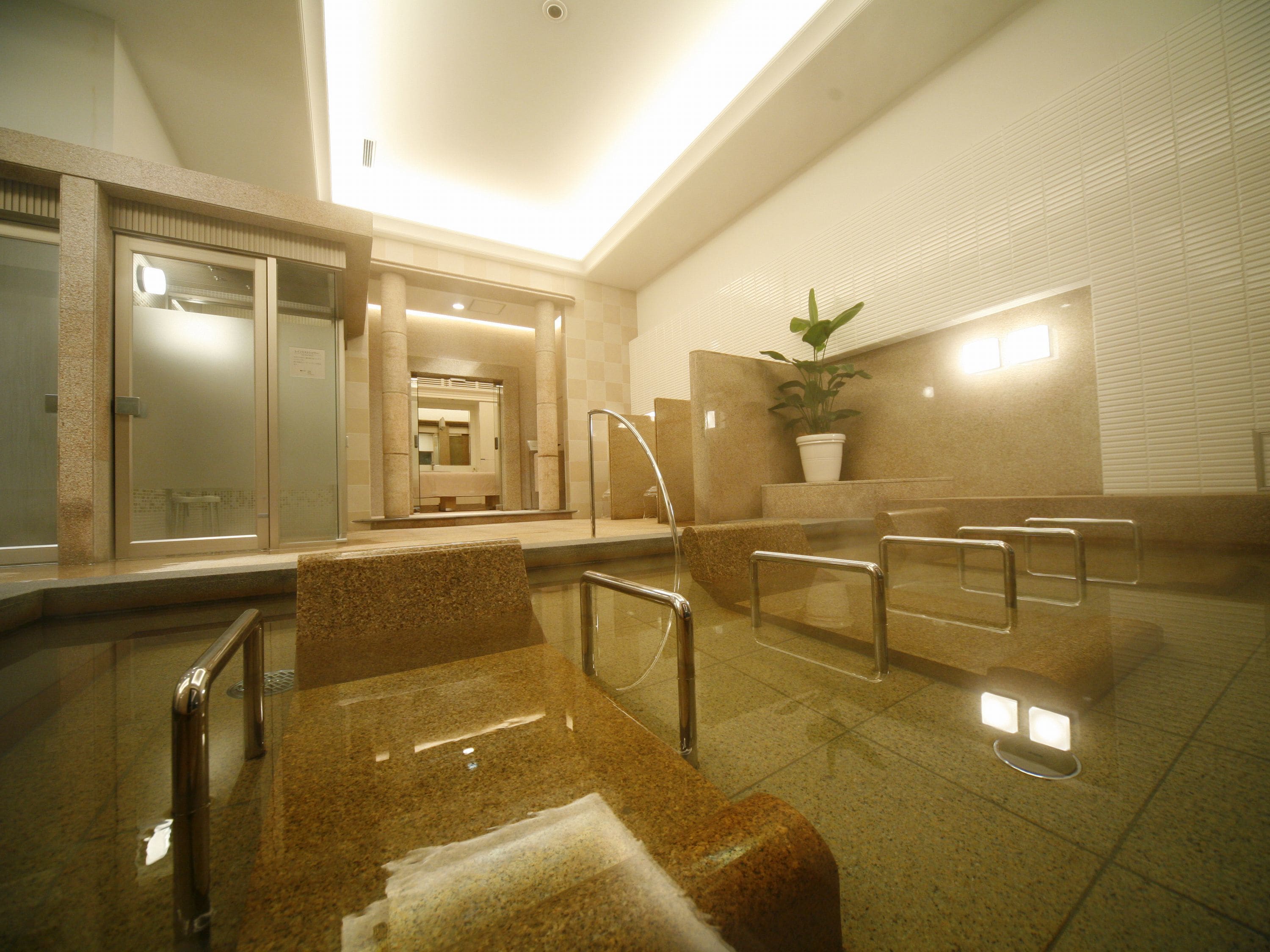 body treatments, aromatherapy, body wraps, body scrubs, thalassotherapy