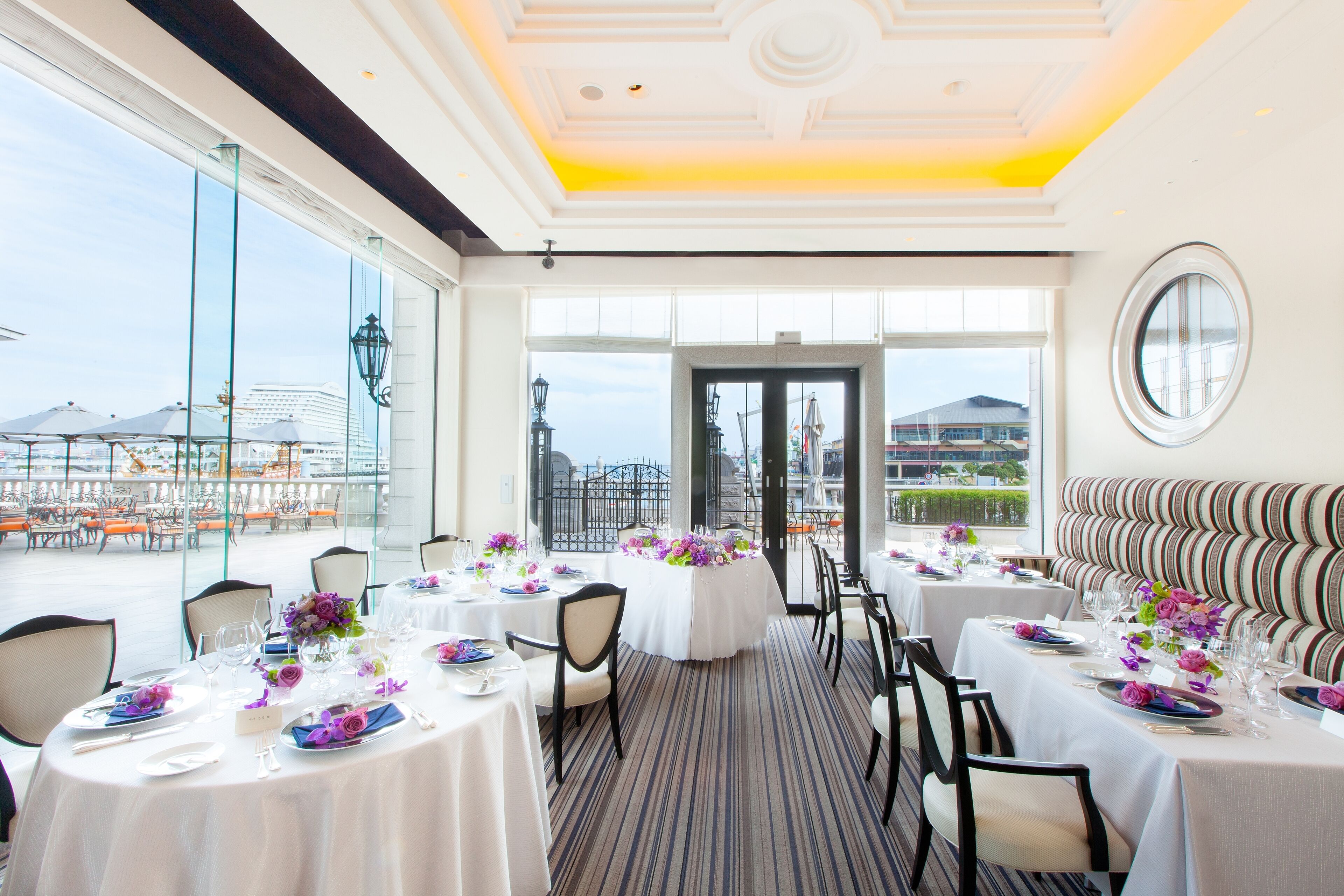 2 restaurants, breakfast, lunch, dinner served; french cuisine