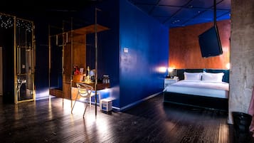 Gold Suite | 1 hálószoba, széf a szobában, egyedi dekoráció és íróasztal