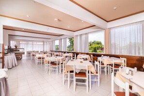 Breakfast and dinner served, Mediterranean cuisine