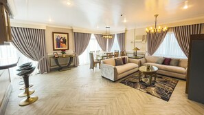 Presidential Suite | Living area | TV - Miramar Hotel (Manila)