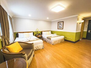 Junior Room | Hypo-allergenic bedding, minibar, individually decorated - Miramar Hotel (Manila)