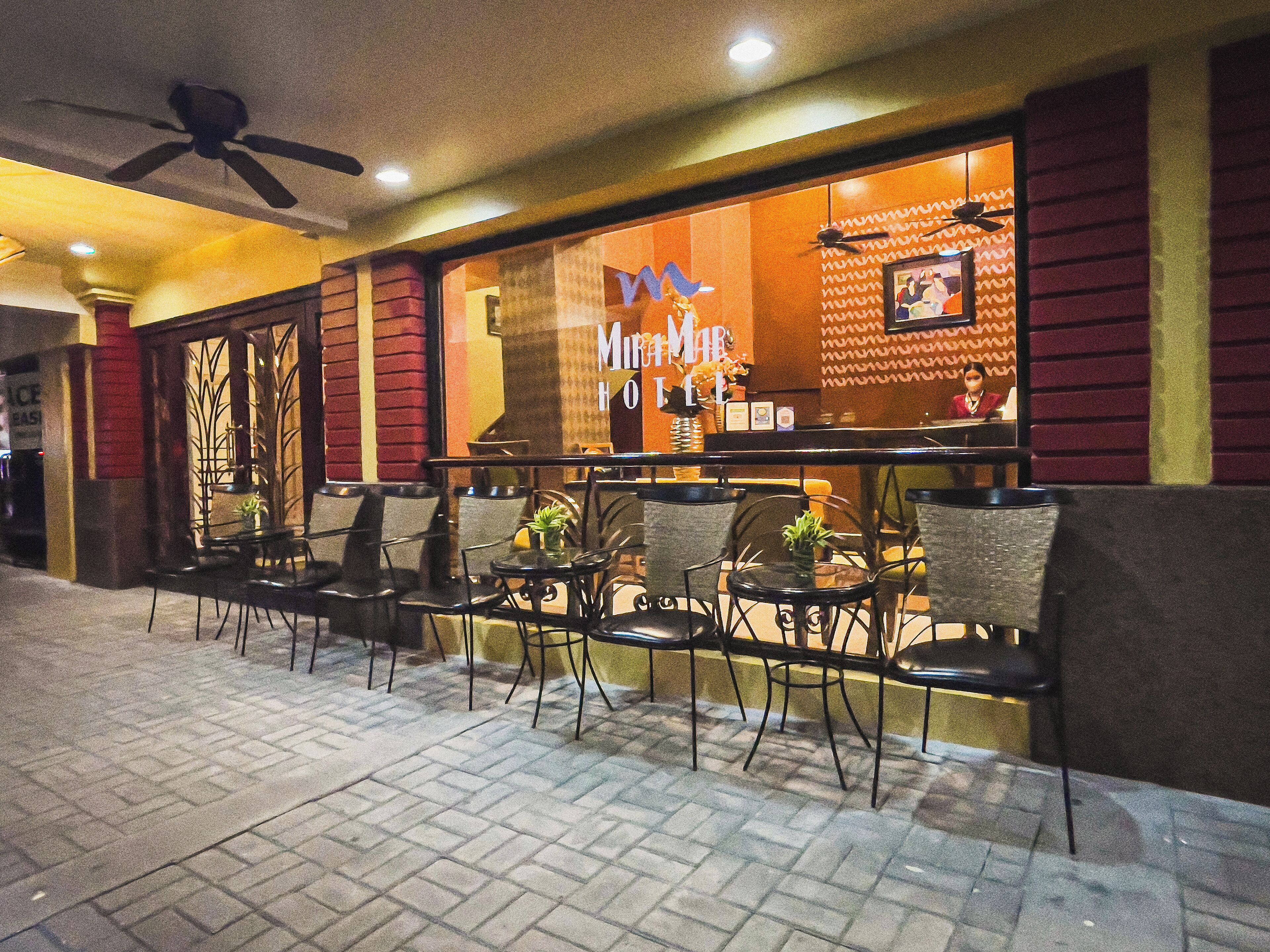 숙박 시설 정면