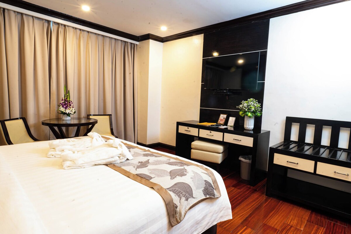 Minibar, bureau, accès au Wi-Fi (inclus), literie fournie