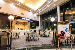 Coffee shop - Apo View Hotel (Davao)