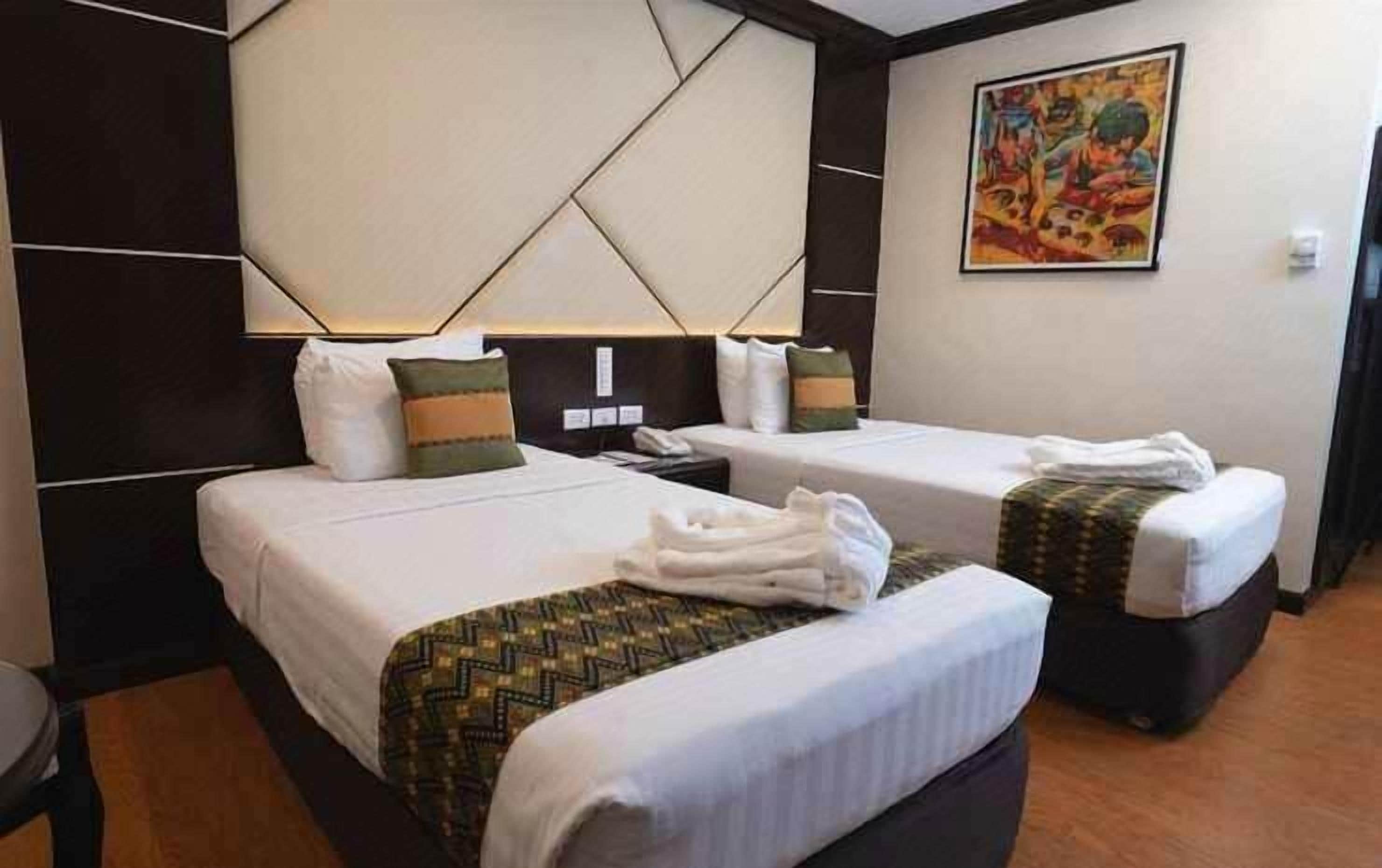 Minibar, bureau, Wi-Fi gratuit, draps fournis