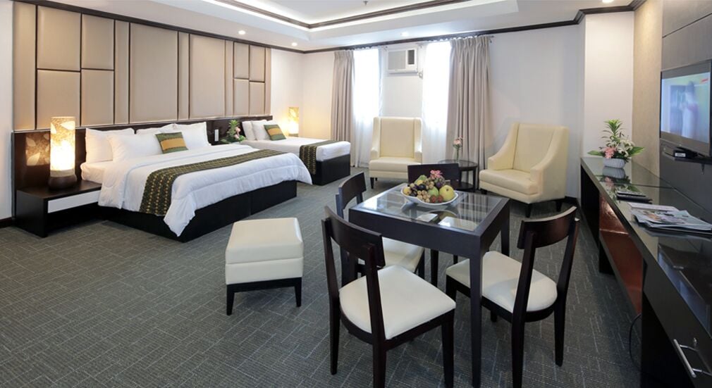 Minibar, desk, free WiFi, bed sheets
