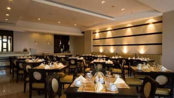 Breakfast, lunch and dinner served