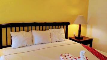 Suite King Size | Hypo-allergenic bedding, in-room safe, individually furnished