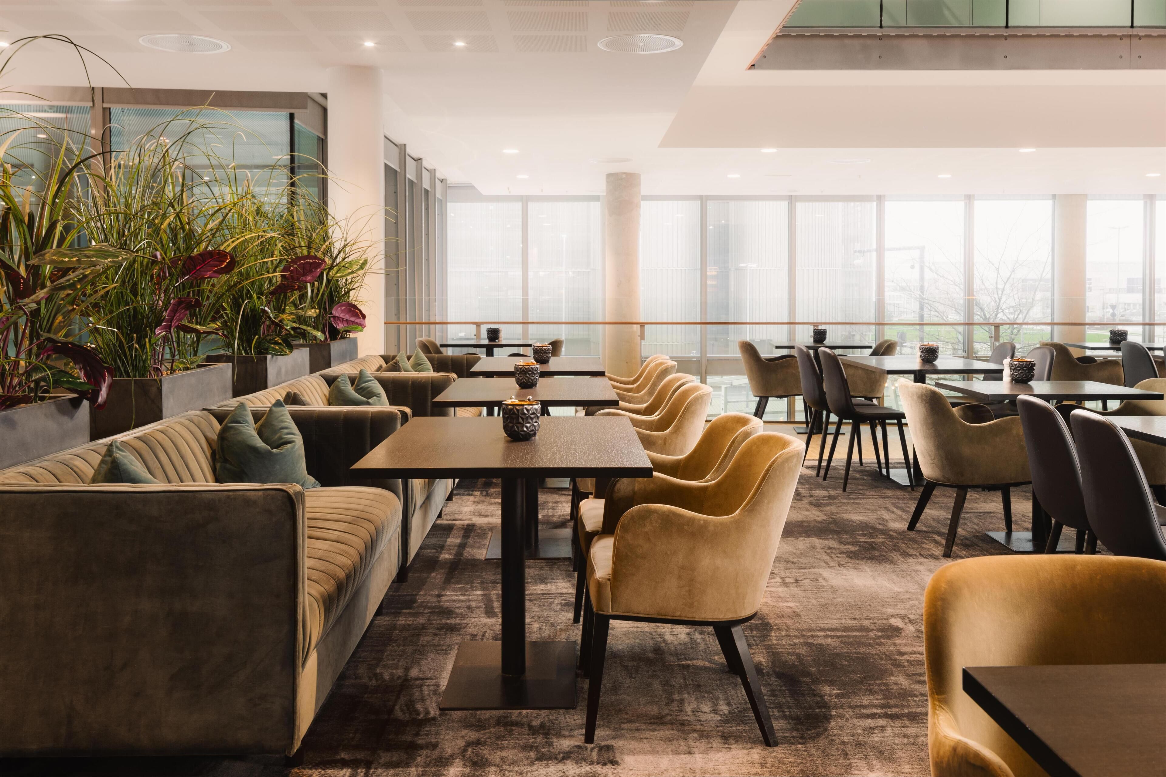 Breakfast, lunch and dinner served