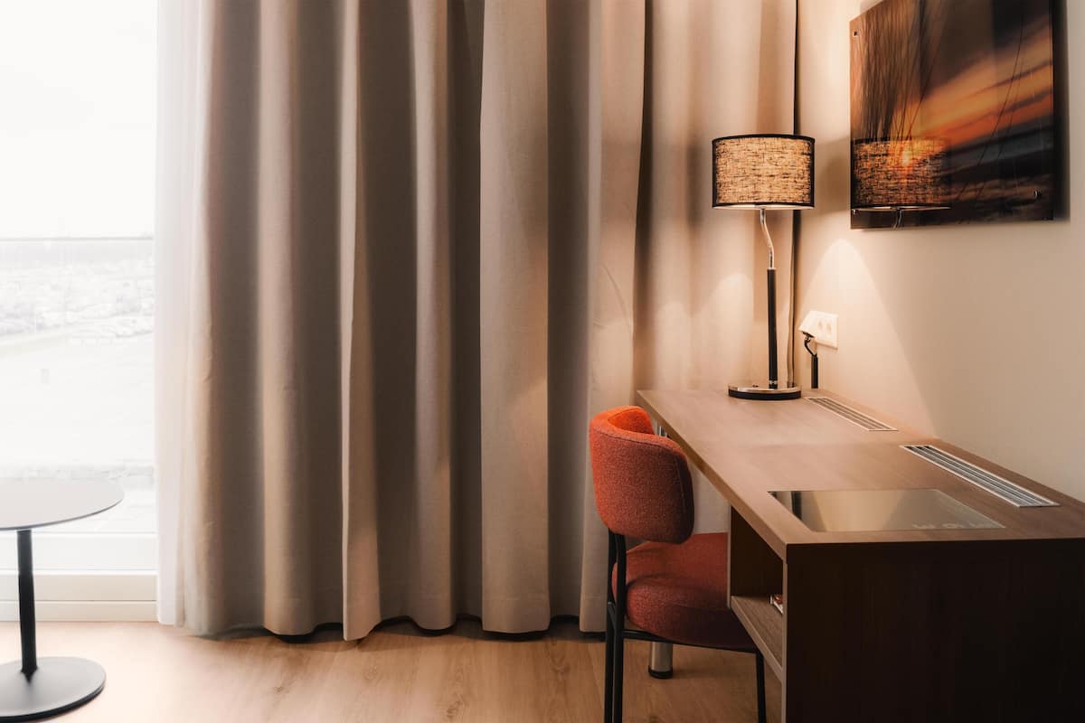 Couette en duvet d'oie, surmatelas, coffres-forts dans les chambres