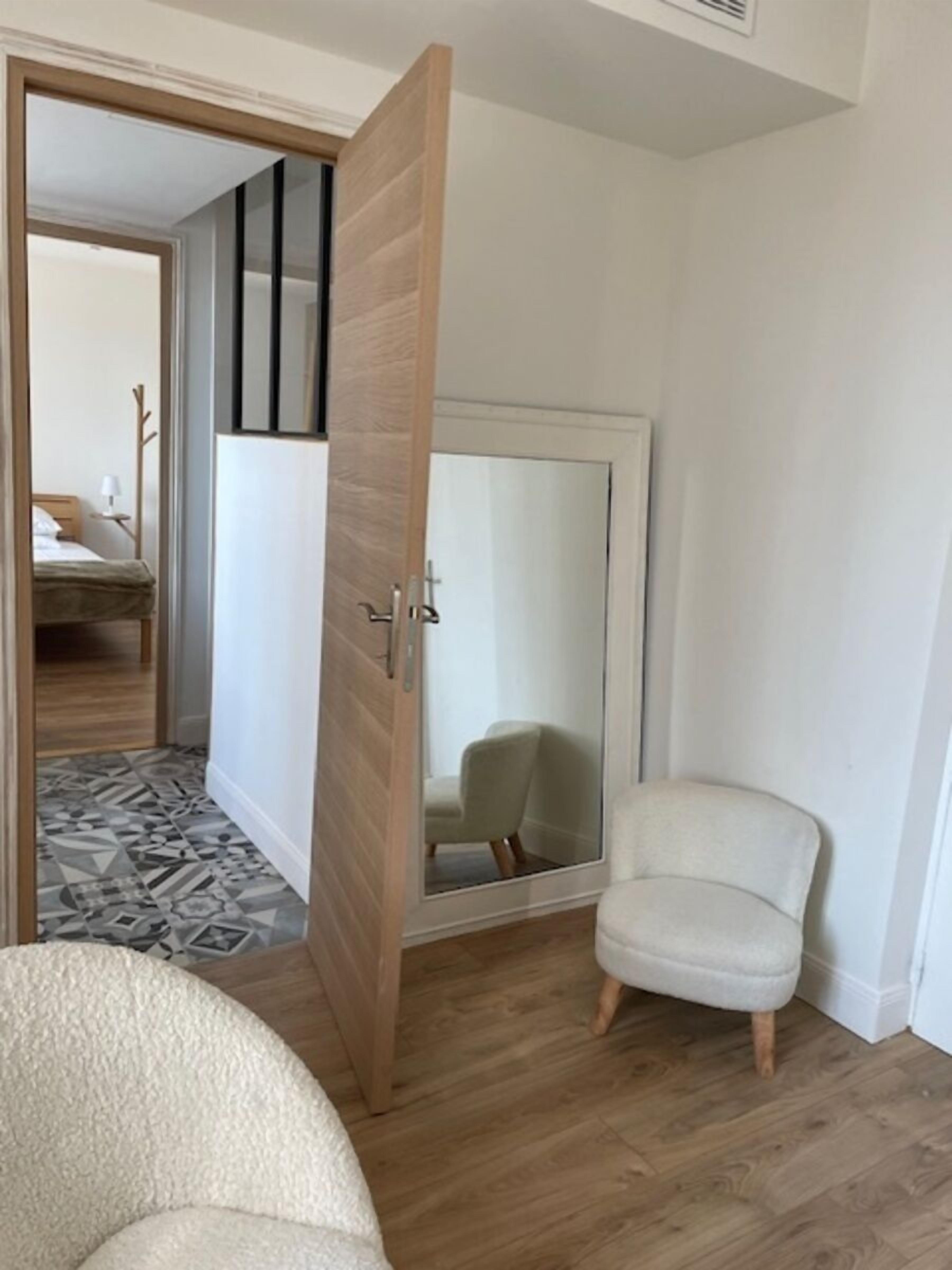 deluxe suite | premium bedding, individually decorated, desk, soundproofing