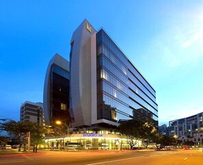 Street view - Studio M Hotel (Singapore)