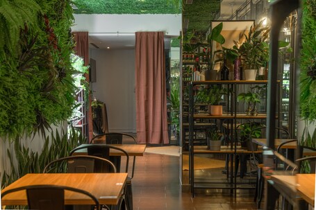 Studio M Hotel - Image 54
