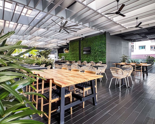 Frokostbuffé hver dag (SGD 21.58 per person)