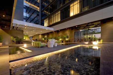 Studio M Hotel - Image 16