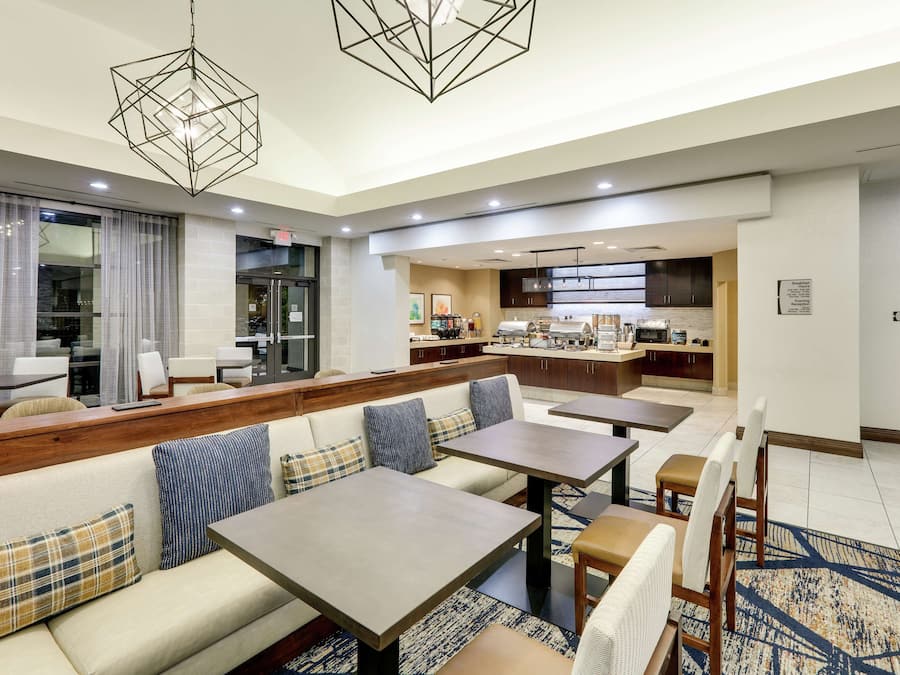 Gratis frukostbuffé varje dag