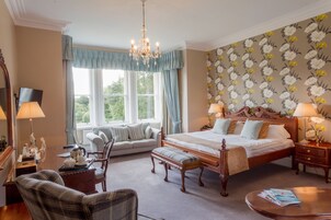 Deluxe Double Room, 1 Bedroom | In-room safe, desk, laptop workspace, iron/ironing board