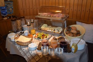 Café da manhã com buffet grátis