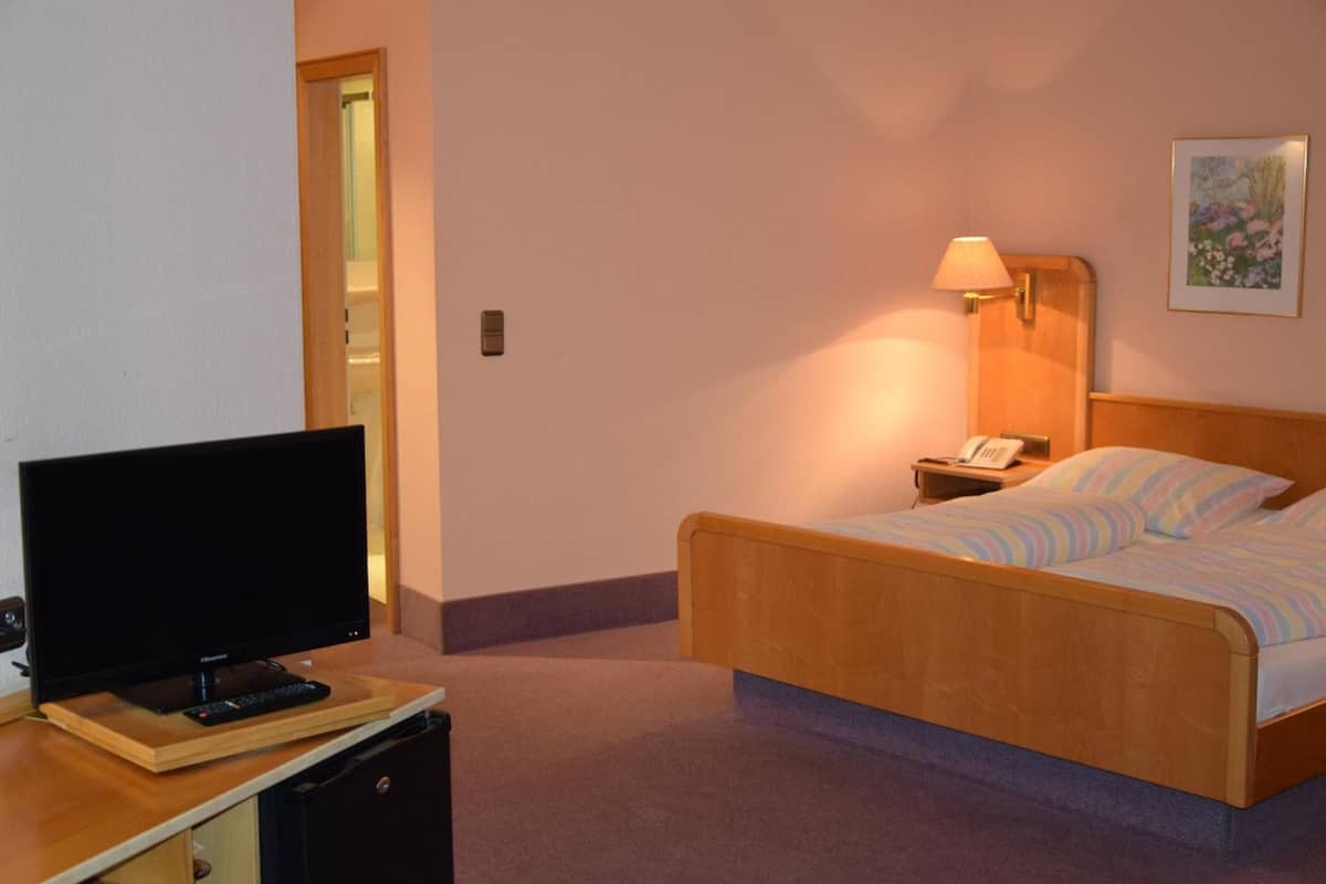 minibar, in-room safe, desk, blackout curtains