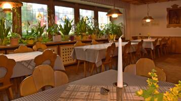 Frühstück, Mittagessen und Abendessen