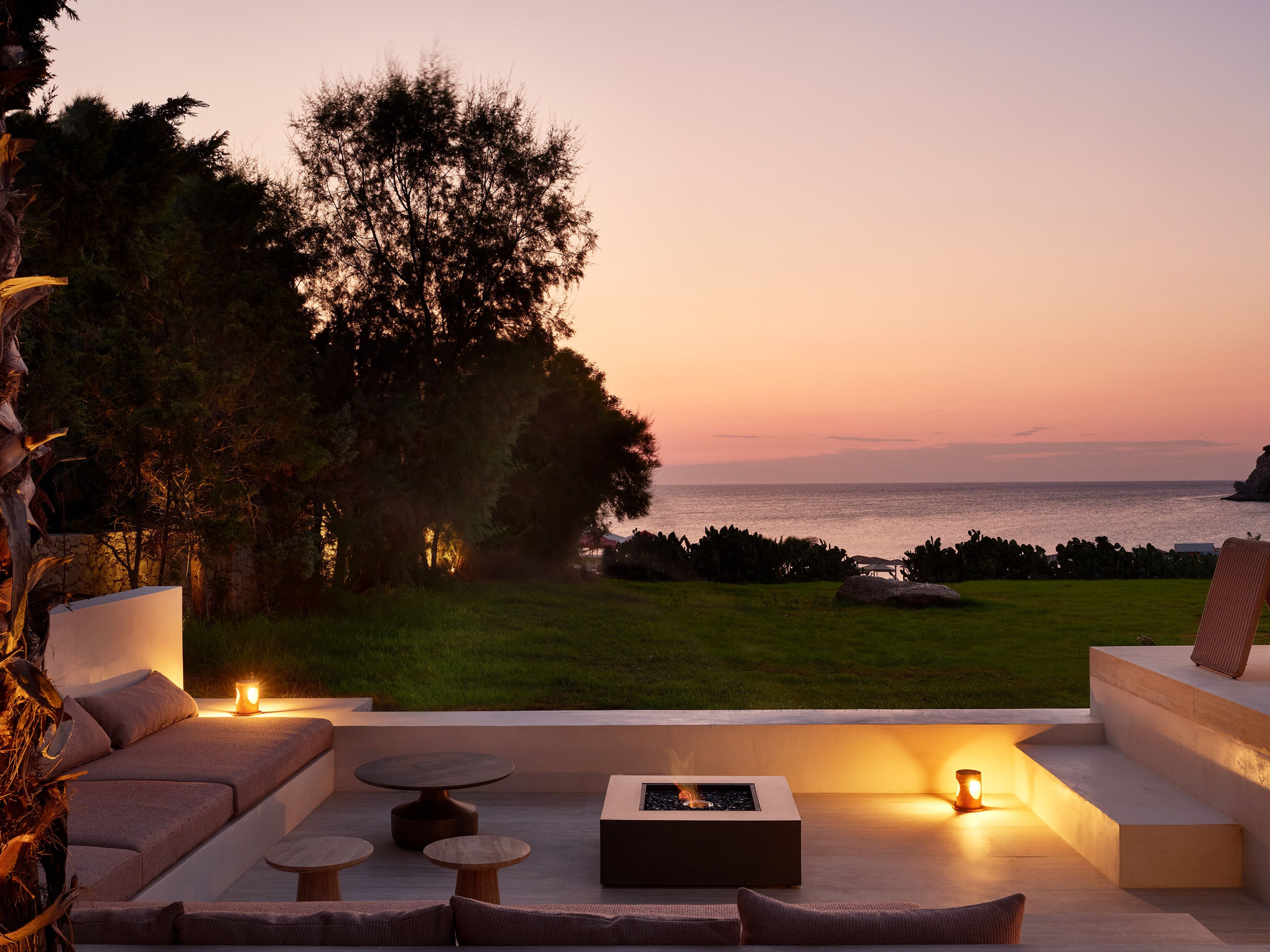 Suite – president, 1 kingsize-seng, strandutsikt, ved strandkanten | Terrasse/patio