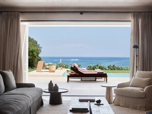 Presidential Suite, 1 King Bed, Beach View, Beachfront | Living area