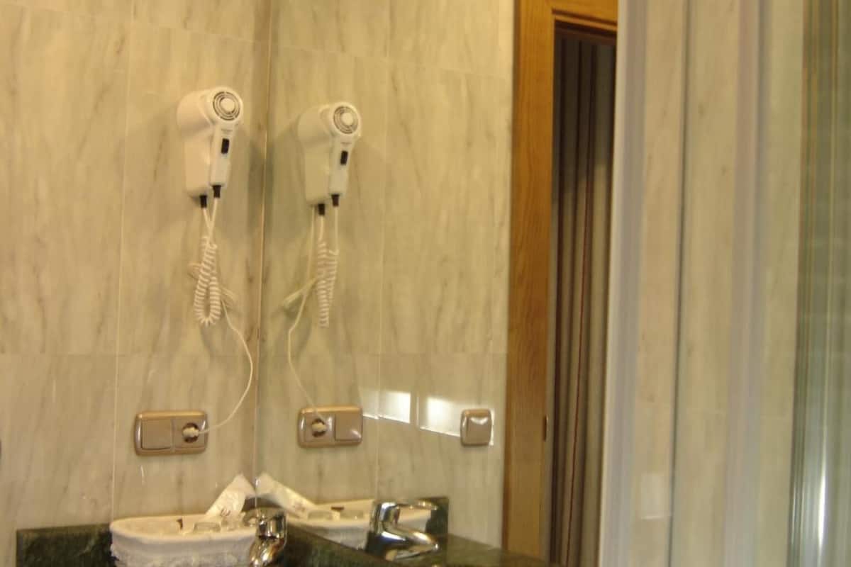 double room | bathroom | hair dryer, towels
