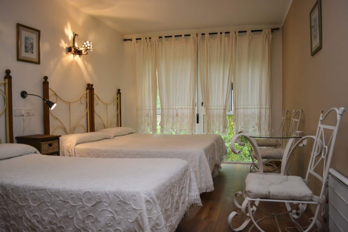Double Room (with extra bed) | In-room safe, cribs/infant beds, rollaway beds