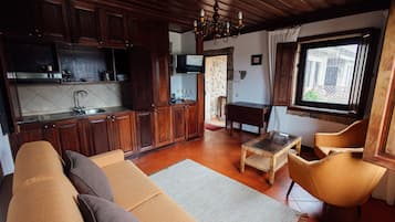 Standard Apartment, 2 Bedrooms | Private kitchenette | Electric kettle