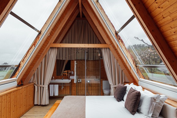 Cabana destacada | 1 dormitori, caixa forta a l'habitació, escriptori i cortines opaques