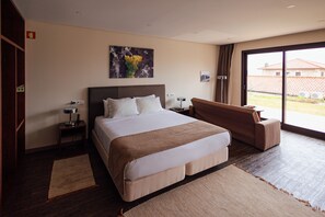 In-room safe, desk, blackout curtains, soundproofing - Quinta da Barroca (Armamar)