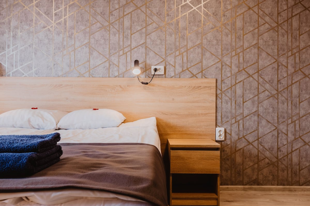 Habitación doble estándar | Escritorio, tabla de planchar con plancha y wifi gratis