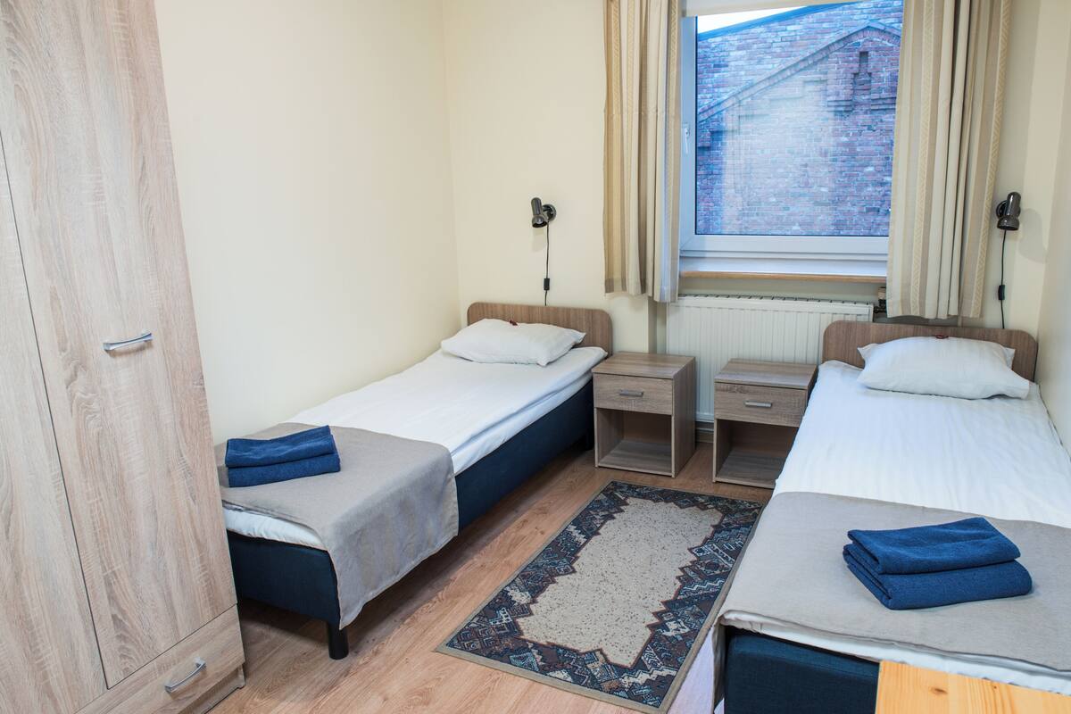 Twin Room | Desk, iron/ironing board (on request), WiFi (free)