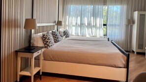 Ropa de cama hipoalergénica, cubrecamas, minibar y escritorio 