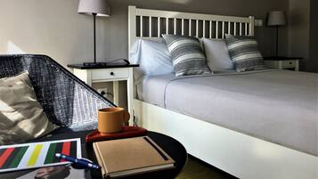 Superior Double Room, 1 Queen Bed, Private Bathroom | 1 bedroom, hypo-allergenic bedding, down duvets, minibar