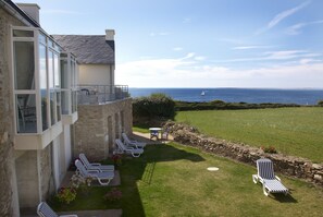 Vista para praia/oceano