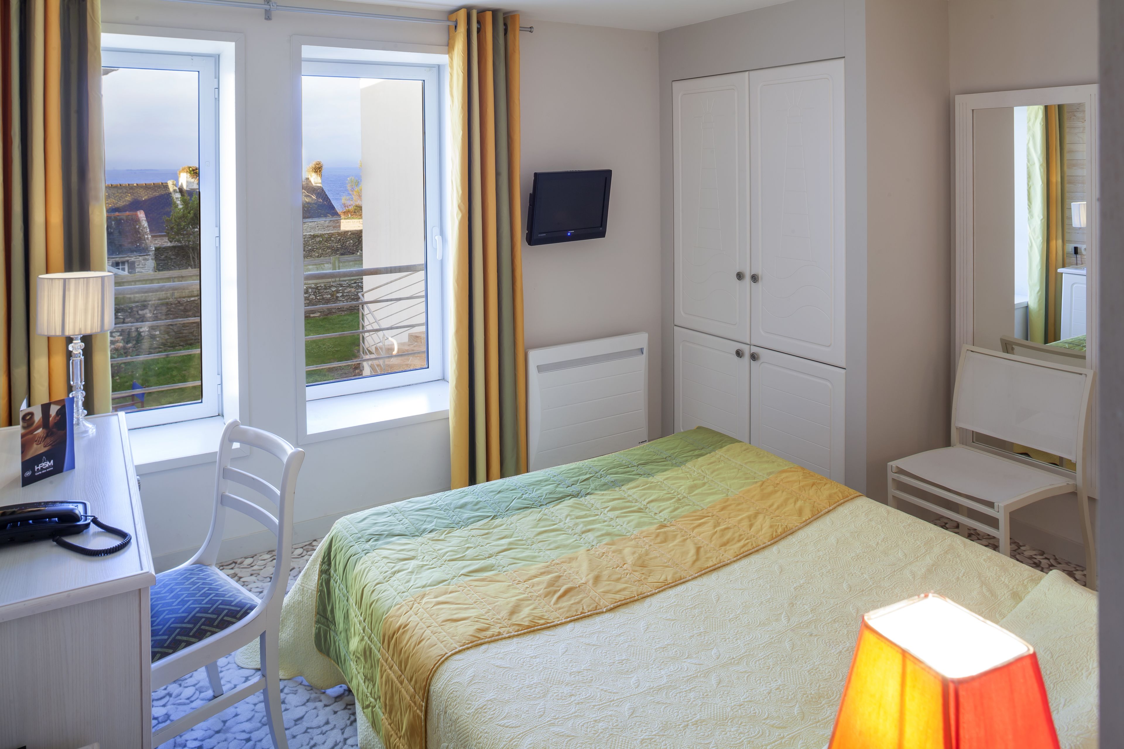 double room (beniguet) | desk, rollaway beds, free wifi, bed sheets