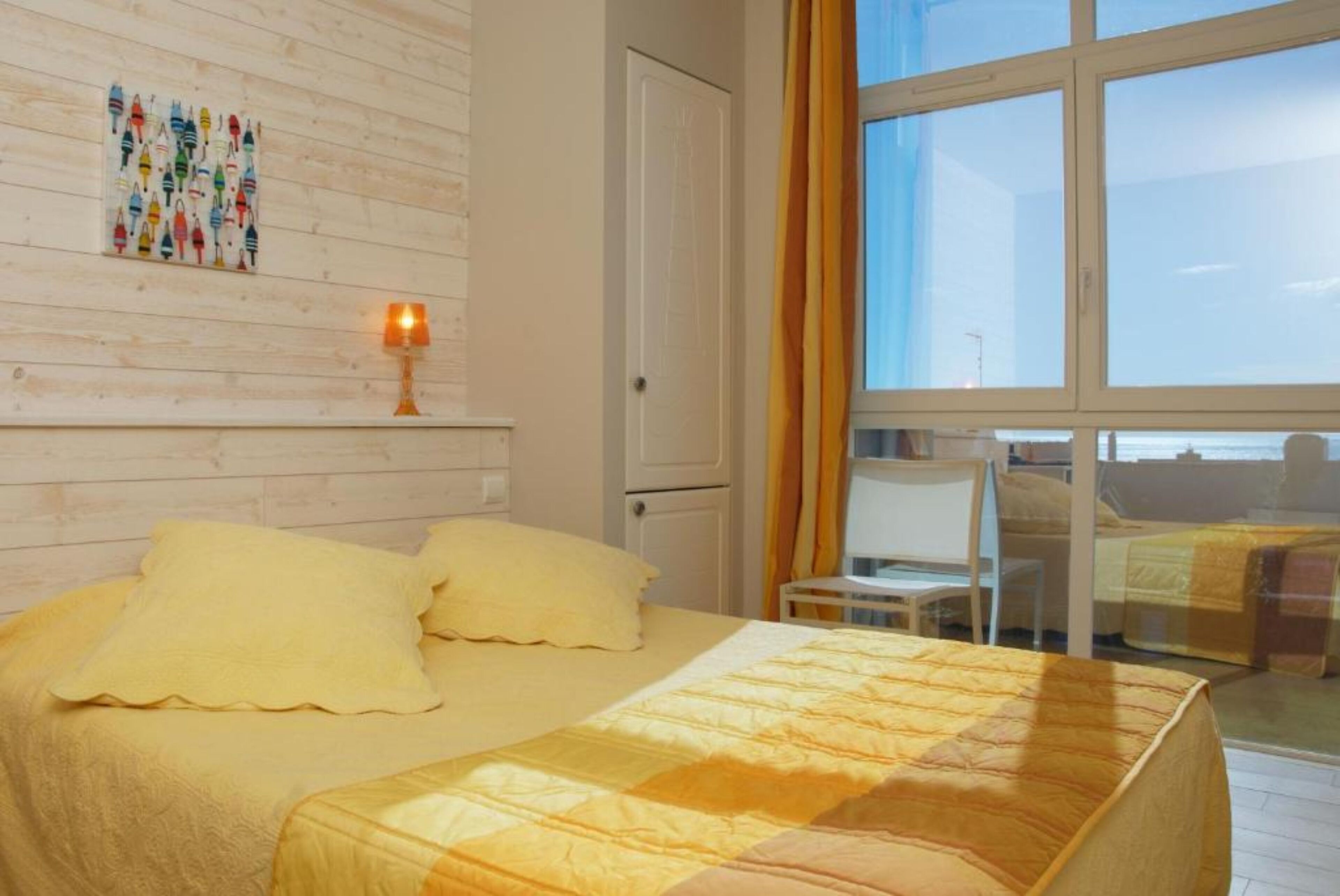 double room (molene) | desk, rollaway beds, free wifi, bed sheets