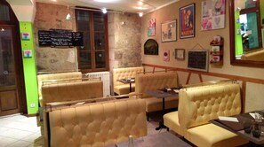 當地料理、露天餐廳 