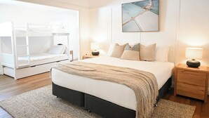 Deluxe Townhome | 2 bedrooms, iron/ironing board, free WiFi, bed sheets - Bay Motel (Byron Bay)